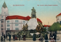 Kossuth-szoborcsoport - Debrecen, háttérben a Református Püspöki Palota. Képeslap